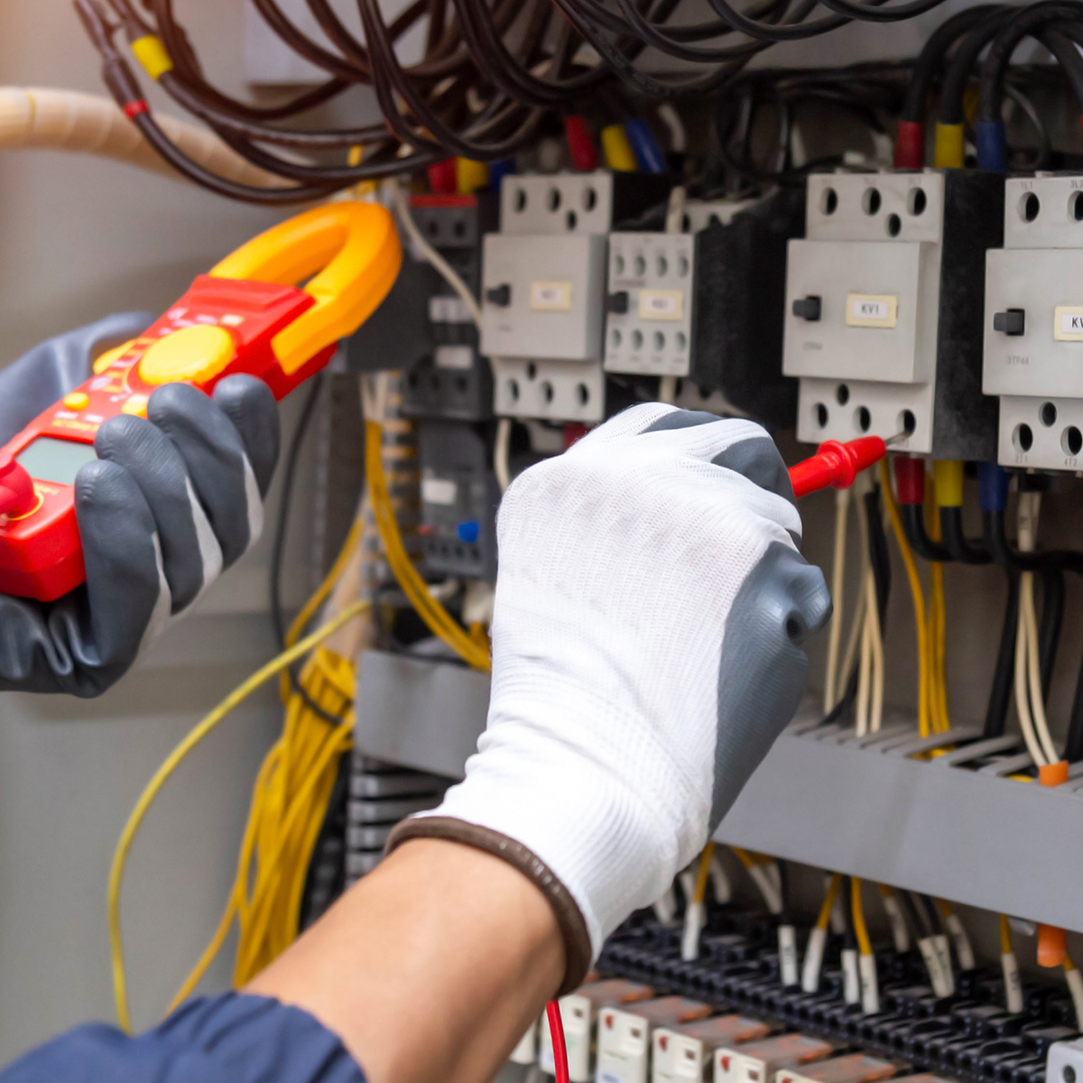 Valitse sähköurakoitsija